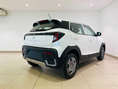 2026-Mahindra-XUV-3XO-12T-MX2_3