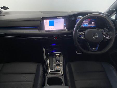 2025-Volkswagen-Golf-8-20-TSI-R-DSG_14