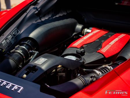 2016-Ferrari-488-GTB_15