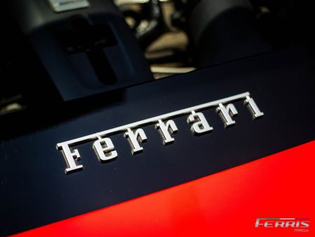 2016-Ferrari-488-GTB_16