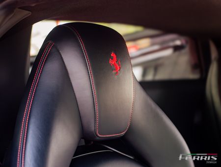 2016-Ferrari-488-GTB_18