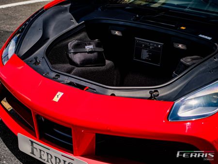 2016-Ferrari-488-GTB_19