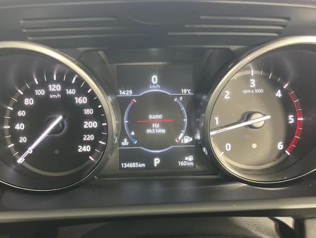 2018-Land-Rover-Discovery-30-TD6-SE_2