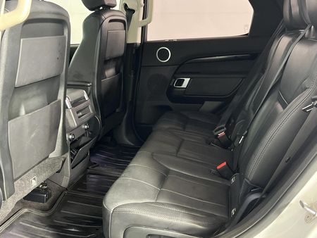 2018-Land-Rover-Discovery-30-TD6-SE_3