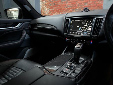 2021-Maserati-Levante-Trofeo_25
