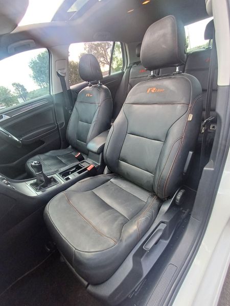 2016-Volkswagen-Golf-14-Rline_13