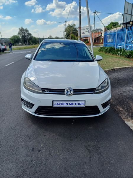 2016-Volkswagen-Golf-14-Rline_1