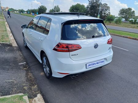 2016-Volkswagen-Golf-14-Rline_5