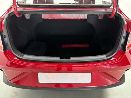 2025-Hyundai-Grand-i10-12-Fluid-Sedan-Auto_9