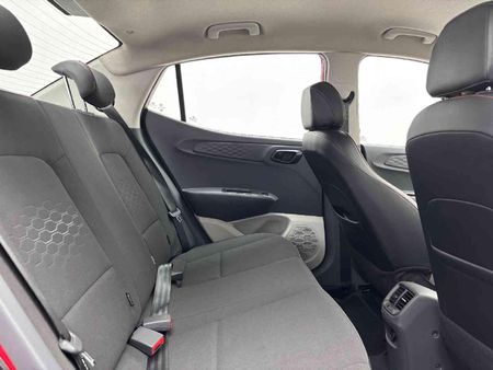 2025-Hyundai-Grand-i10-12-Fluid-Sedan-Auto_10