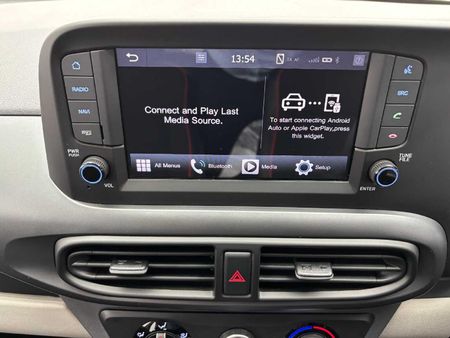 2025-Hyundai-Grand-i10-12-Fluid-Sedan-Auto_12