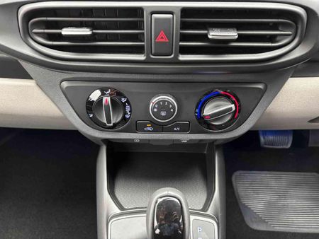 2025-Hyundai-Grand-i10-12-Fluid-Sedan-Auto_14