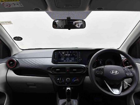 2025-Hyundai-Grand-i10-12-Fluid-Sedan-Auto_15
