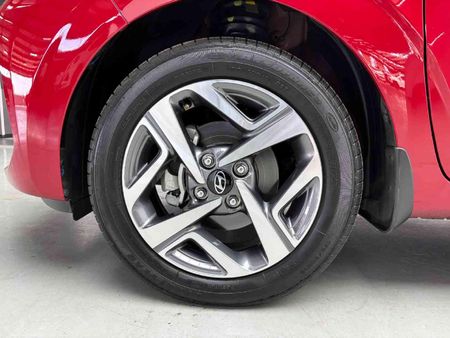 2025-Hyundai-Grand-i10-12-Fluid-Sedan-Auto_16