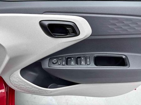 2025-Hyundai-Grand-i10-12-Fluid-Sedan-Auto_17