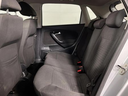 2012-Volkswagen-Polo-16-TDI-Comfortline-5-dr_3