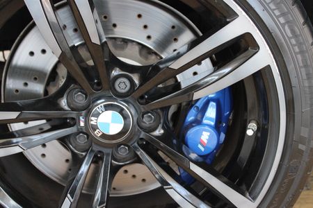 2016-BMW-M3-M3-M-DCT-F80_4