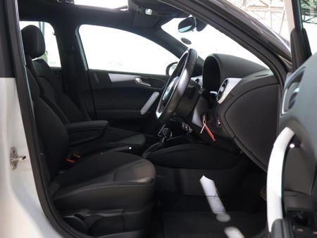 2014-Audi-A1-Sportback-14-TFSI-Ambition-S-Line-Auto-136kW_15