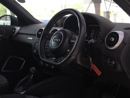 2014-Audi-A1-Sportback-14-TFSI-Ambition-S-Line-Auto-136kW_21