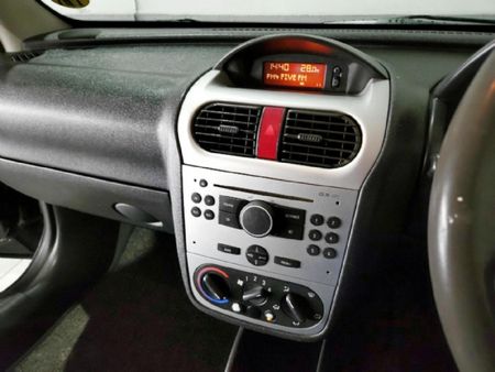 2006-Opel-Corsa-Utility-14i_13
