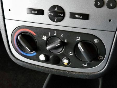 2006-Opel-Corsa-Utility-14i_16