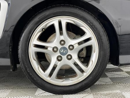 2005-Hyundai-Tiburon-27-V6_4
