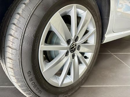 2025-Volkswagen-Polo-Vivo-14_14