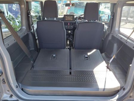 2026-Suzuki-Jimny-15-GLX_11