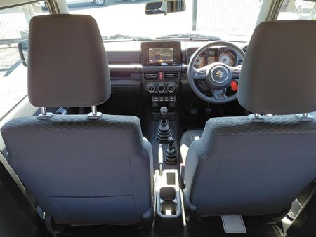 2026-Suzuki-Jimny-15-GLX_14