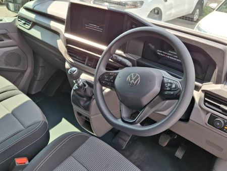 2025-Volkswagen-Transporter-20TDI-81kW-LWB-Panel-Van_13