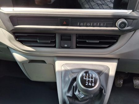2025-Volkswagen-Transporter-20TDI-81kW-LWB-Panel-Van_14