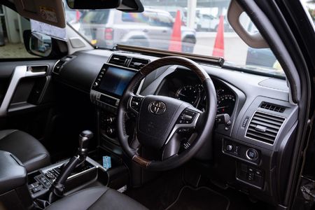 2023-Toyota-Land-Cruiser-Prado-28-GD-VX-L-Auto_10