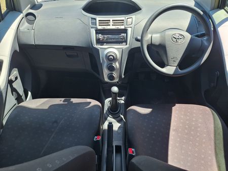 2006-Toyota-Yaris-T3-5-dr_4