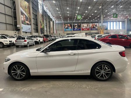 2020-BMW-2-Series-220i-Coupe-Sport-Line-Shadow-Edition_5