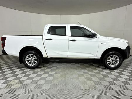 2023-Isuzu-D-Max-19-DDI-HR-L-Double-Cab_16