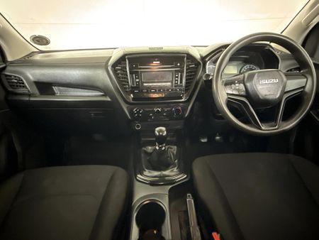 2023-Isuzu-D-Max-19-DDI-HR-L-Double-Cab_1