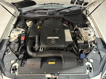 2017-Mercedes-Benz-SLC-300-Auto_14