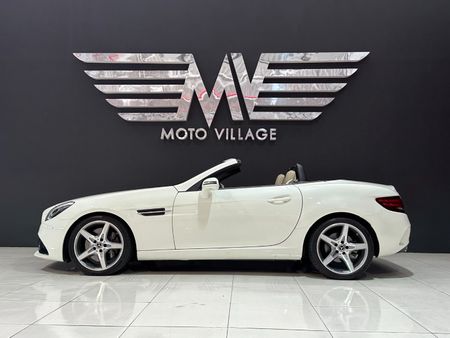 2017-Mercedes-Benz-SLC-300-Auto_3
