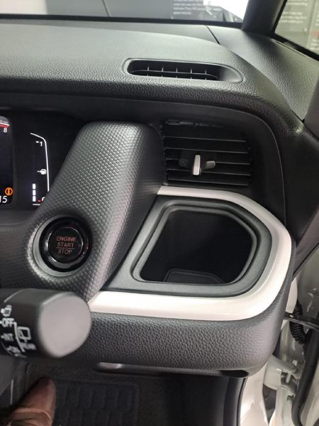 2025-Honda-Fit-15-Comfort_10