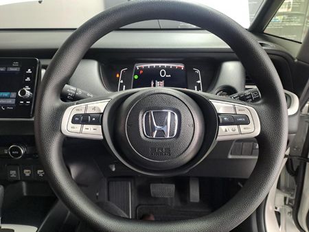 2025-Honda-Fit-15-Comfort_12
