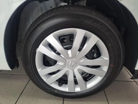 2025-Honda-Fit-15-Comfort_17