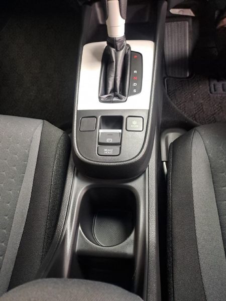 2025-Honda-Fit-15-Comfort_18