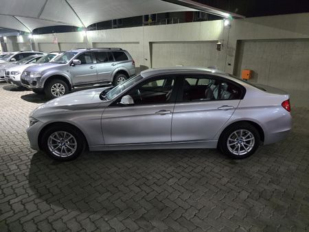 2012-BMW-3-Series-320d-Auto_9