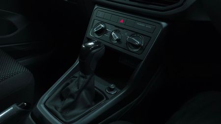 2026-Volkswagen-T-Cross-10-TSI-Auto_10