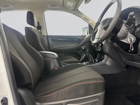 2022-Isuzu-D-Max-250-HO-Hi-Rider-Double-Cab_13