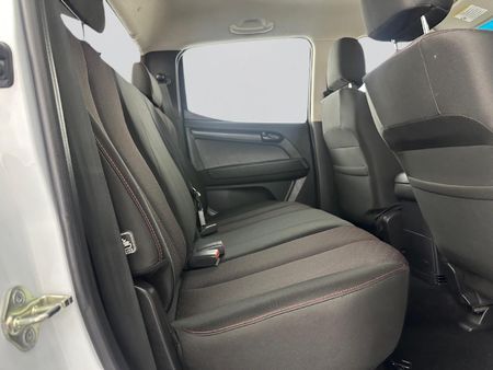 2022-Isuzu-D-Max-250-HO-Hi-Rider-Double-Cab_15