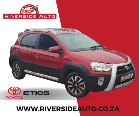 2015-Toyota-Etios-Cross-15-XS-5-dr_0