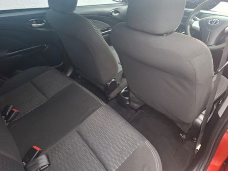 2015-Toyota-Etios-Cross-15-XS-5-dr_4