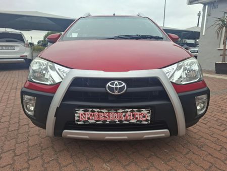 2015-Toyota-Etios-Cross-15-XS-5-dr_7