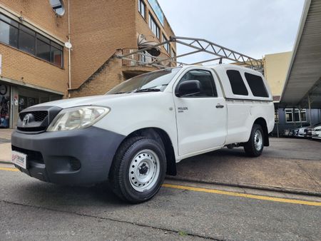2009-Toyota-Hilux-20-VVTi-Single-Cab_2